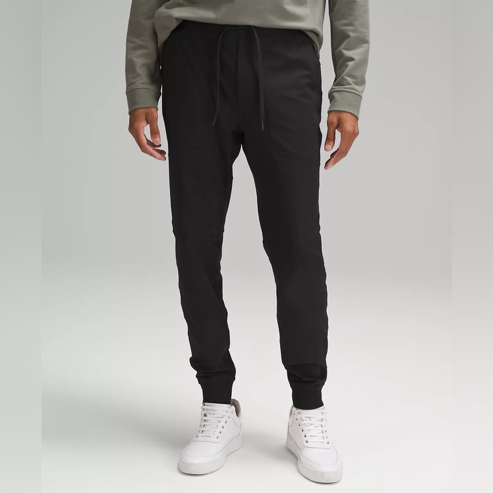 Lululemon Men’s ABC Skinny-Fit Jogger 30” in black
